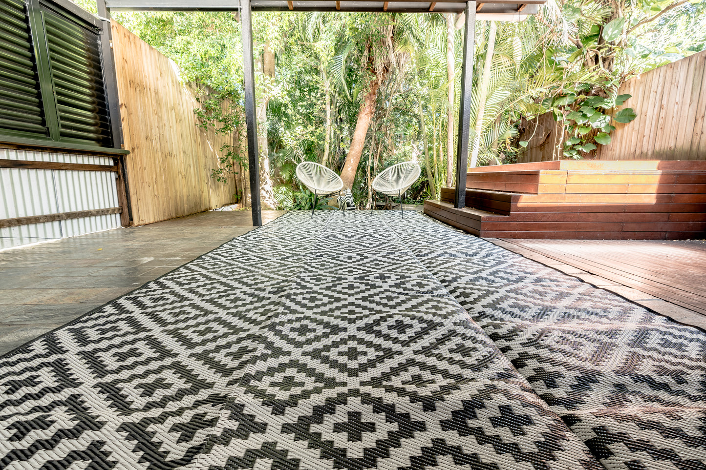 Outdoor Rug/Camping Mat - Large Diamond Black and Grey