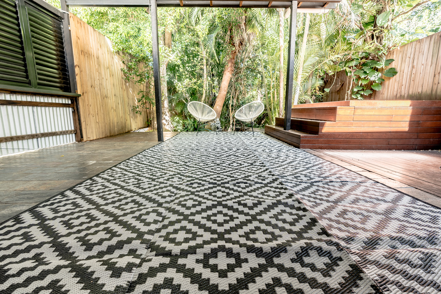 Outdoor Rug/Camping Mat - Large Diamond Black and Grey