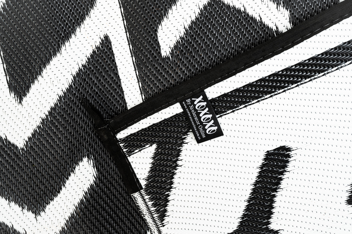 Outdoor Rug - Arrows Black and White