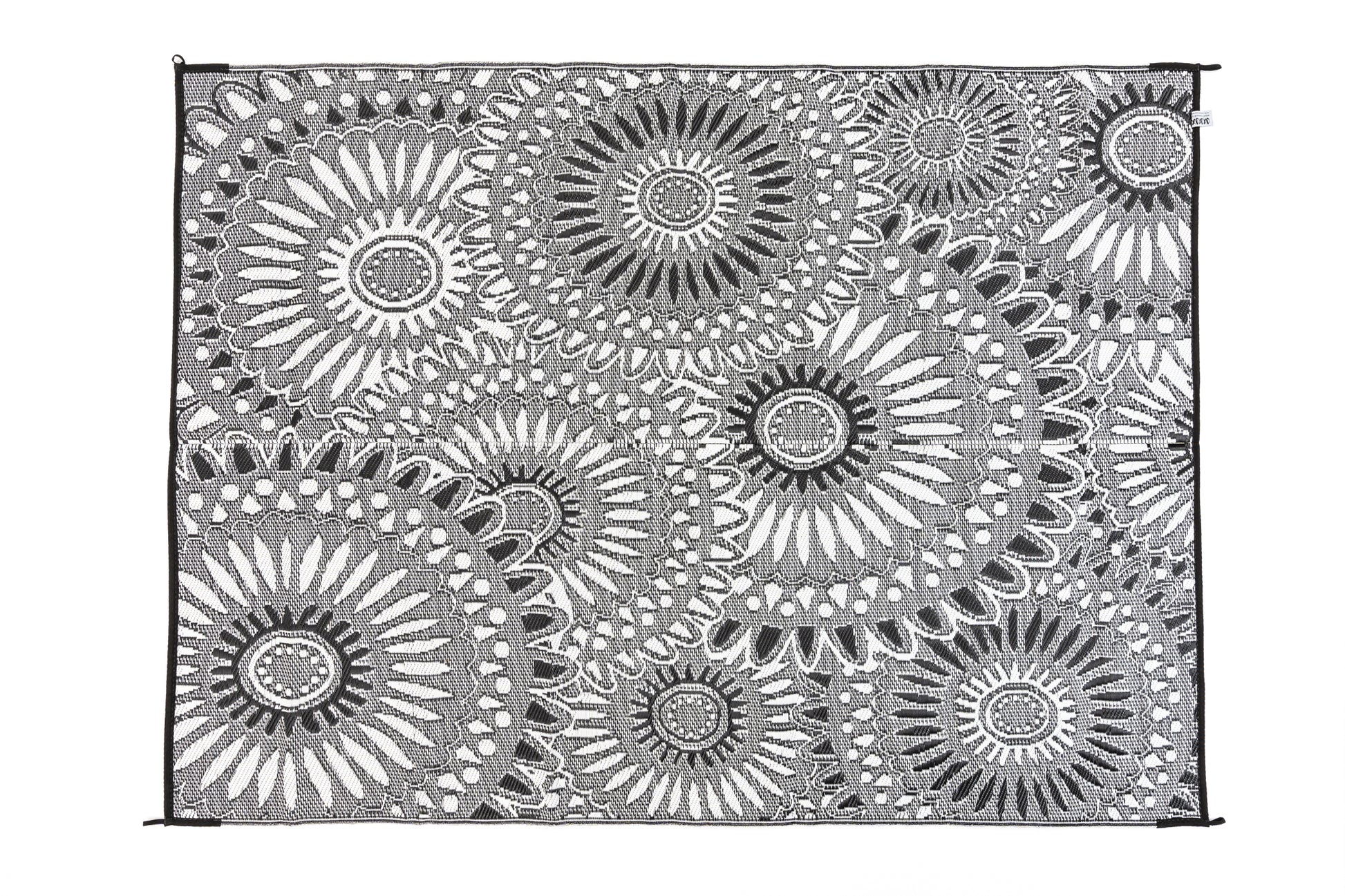 flower wheel outdoor rug woven polypropylene texture close up
