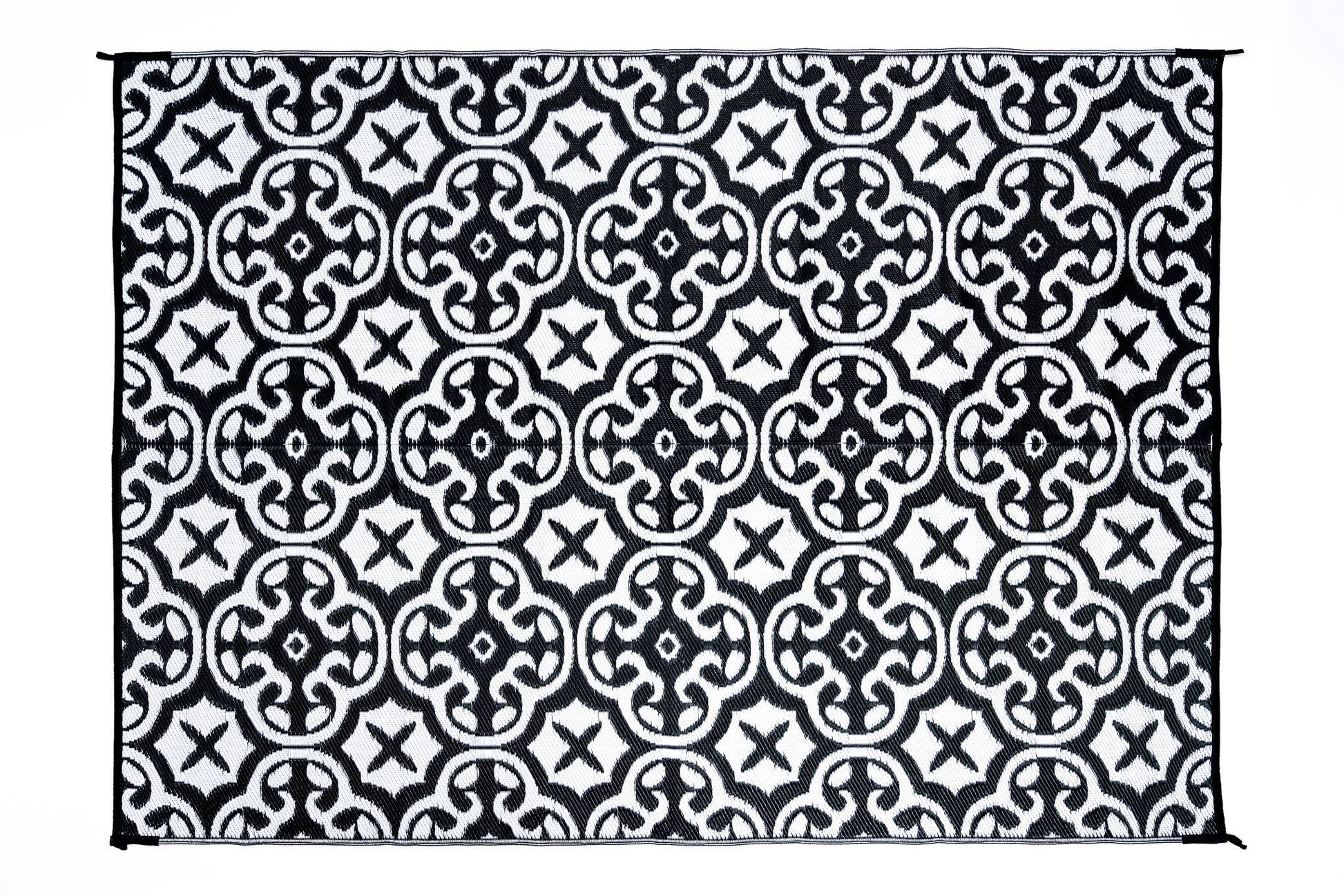 Lisboa  black outdoor rug woven polypropylene texture close up