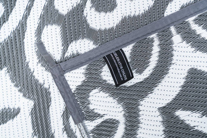 Lisboa outdoor rug folded corner for travel camping mat