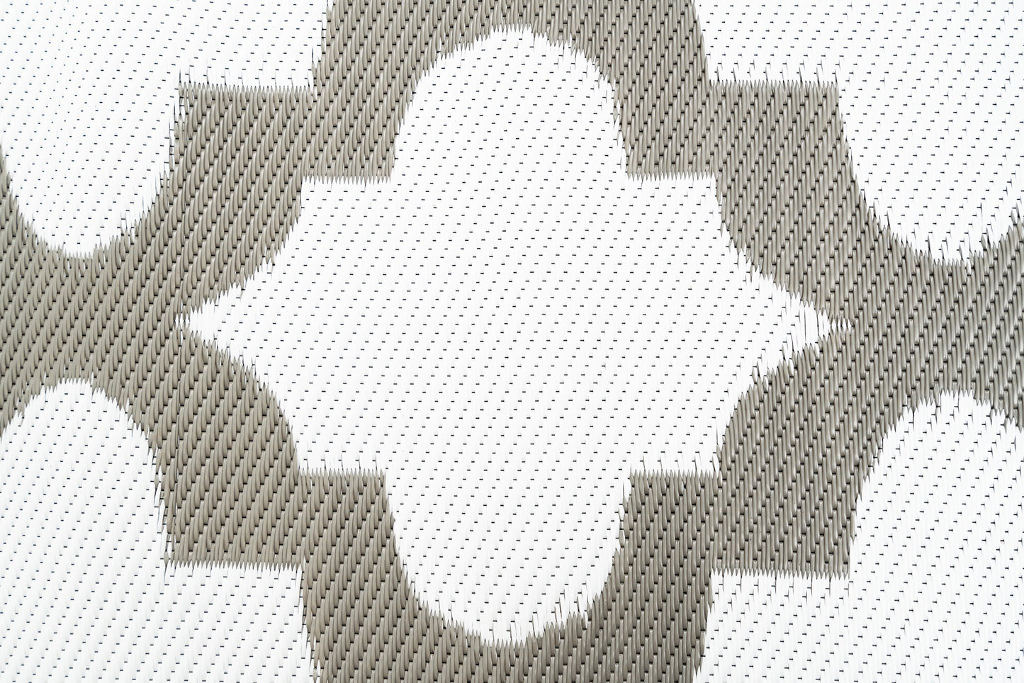 Close up pattern morrocco grey and white outdoor rug