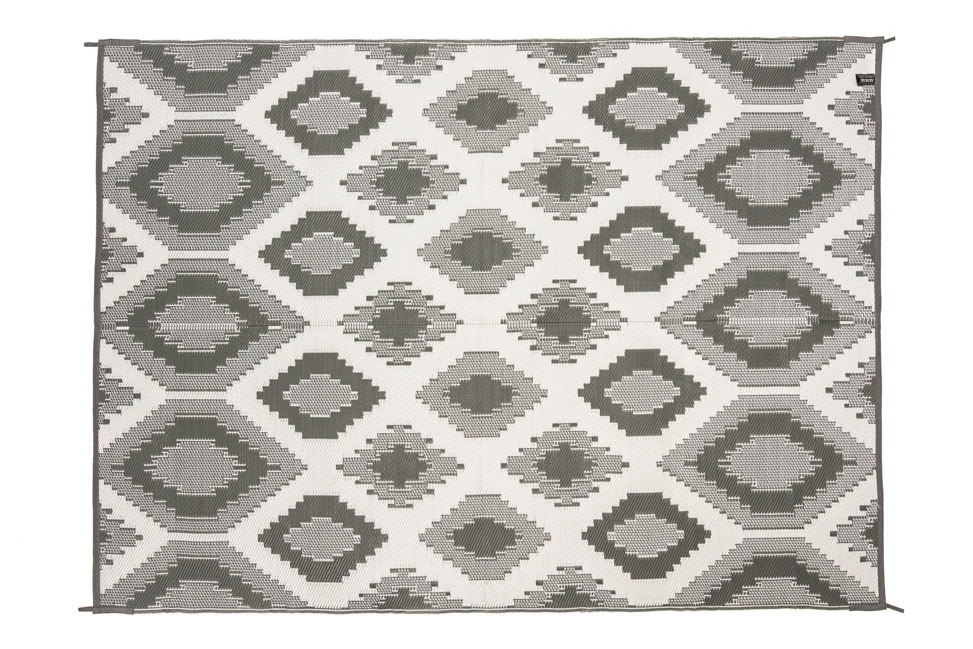 positano outdoor rug grey and white geometric pattern detail