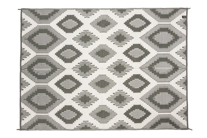 positano outdoor rug grey and white geometric pattern detail