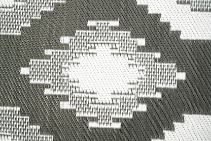 positano  outdoor rug woven polypropylene texture close up