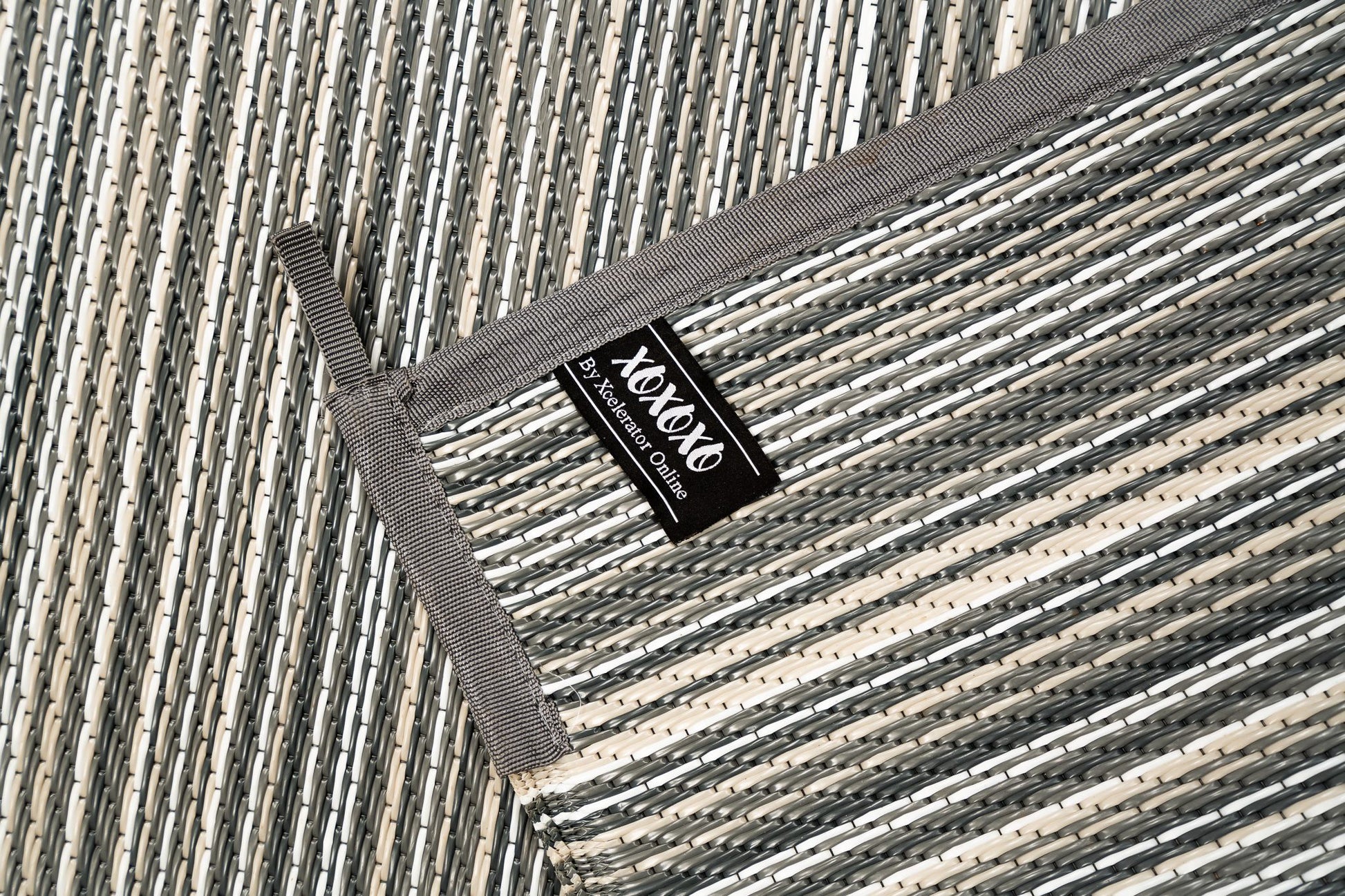 xl mexicali grey close up modern pattern